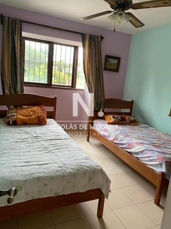 Vende impecable casa de 4 dormitorios en Brava