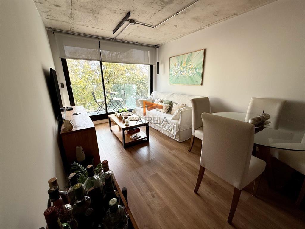 Casa en venta c/ cochera en Pocitos Nuevo