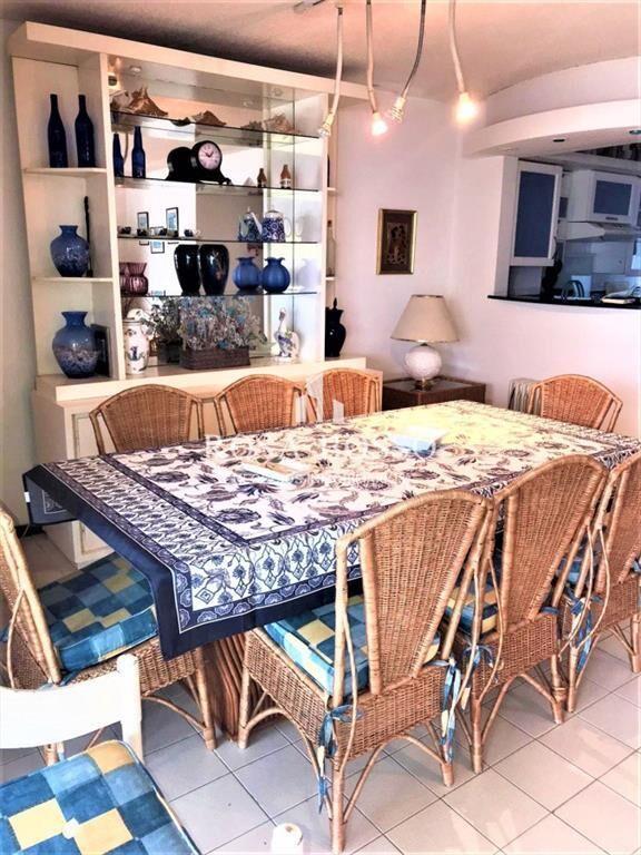 Apartamento en península.