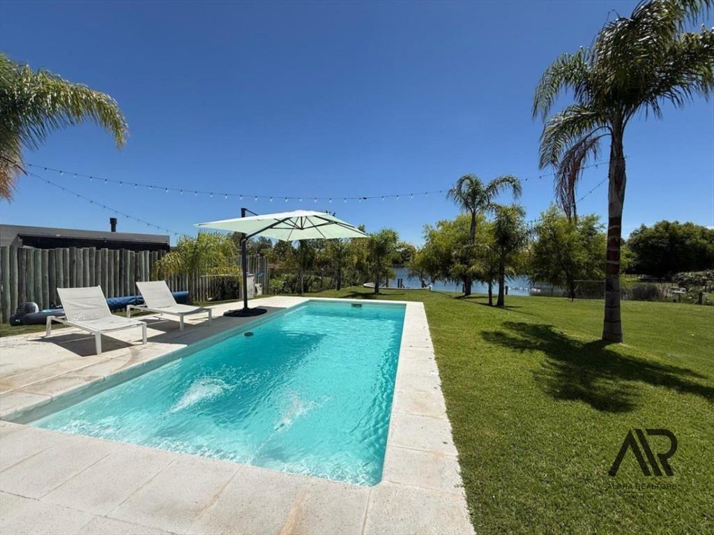 Casa en venta c/ cochera en Viñedos de la Tahona