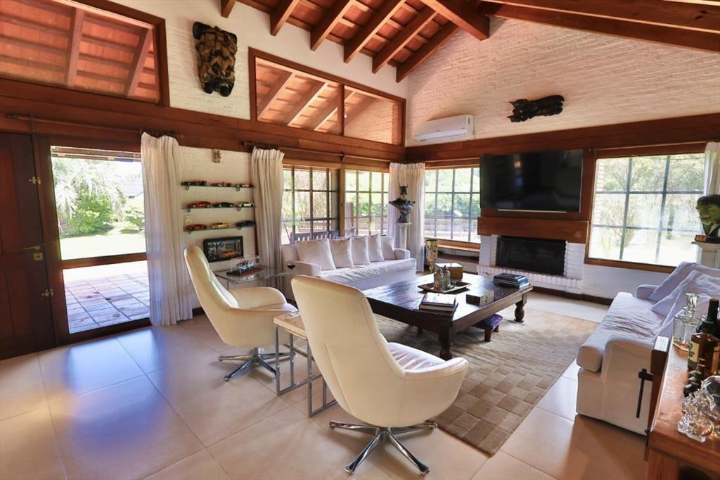 VENTA CASA 7 DORMITORIOS + DEPENDENCIA DE Y CASA