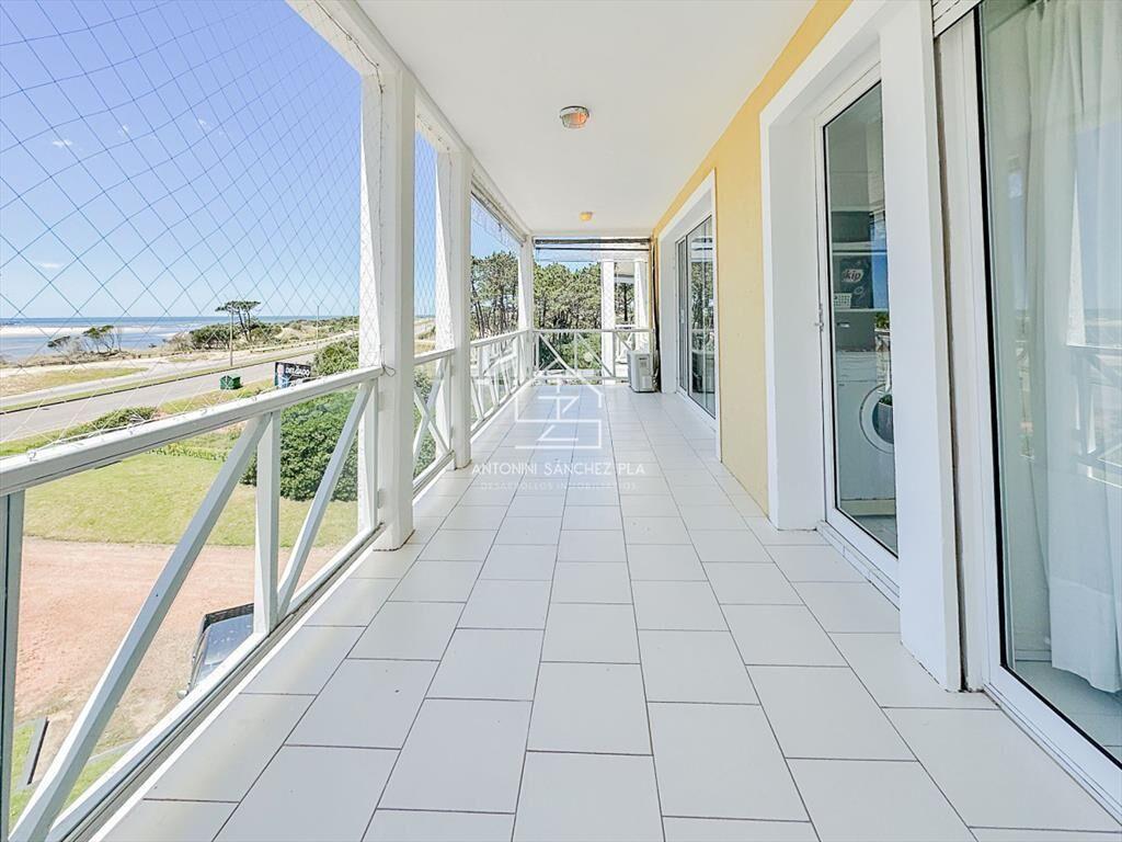 Apartamento en venta en primera linea de La Brava