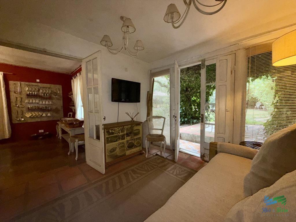 En venta casa 4 dormitorios con piscina en Punta
