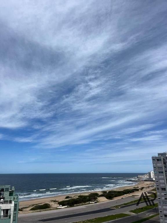 Apartamento 2 Dormitorios En Venta Playa Brava