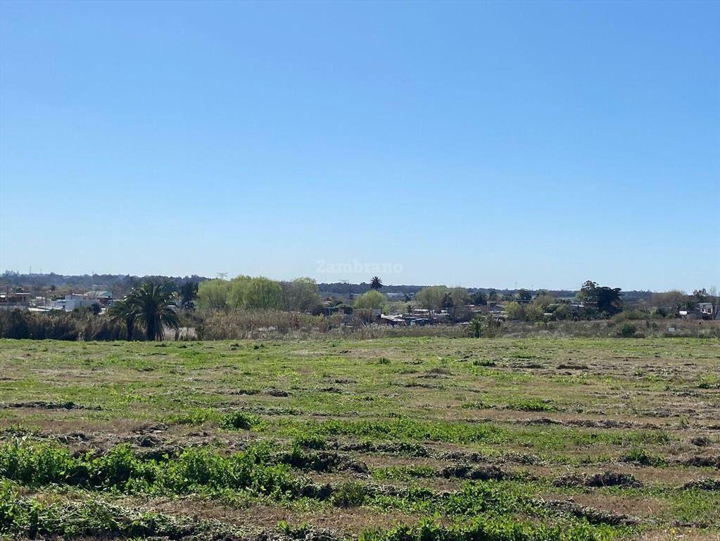 Terreno sobre ruta 102