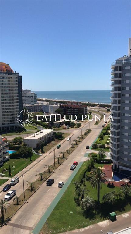 Apartamento 2 dormitorios y medio. Brava