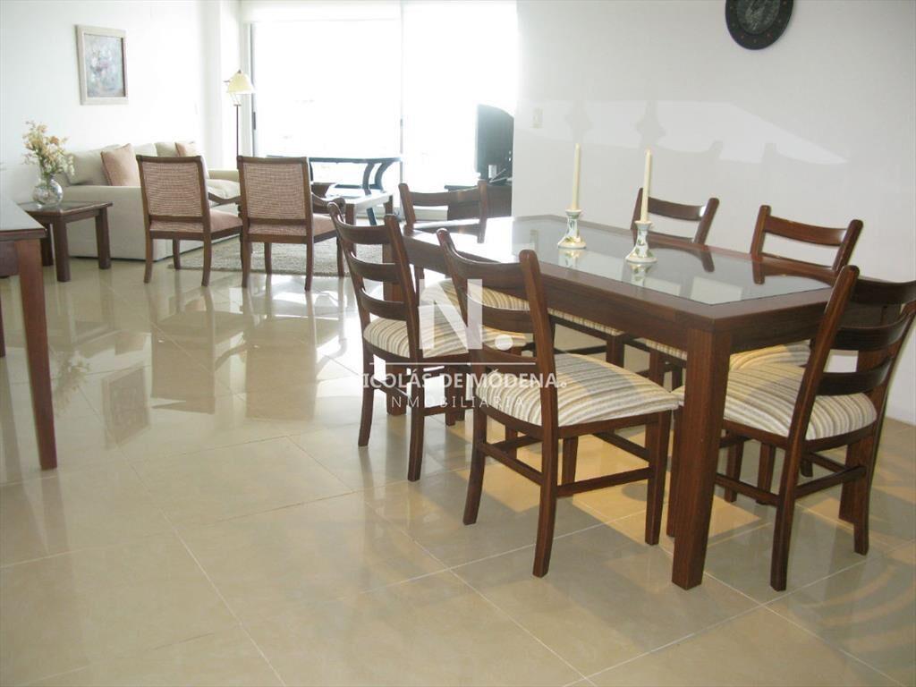 En venta apartamento en Aidy Grill de 3 Punta del