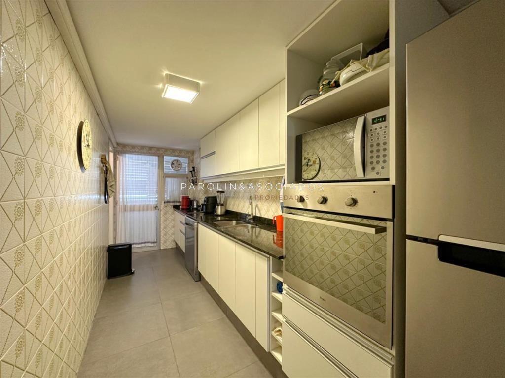 Departamento en Venta de 3 Dormitorios + en Playa