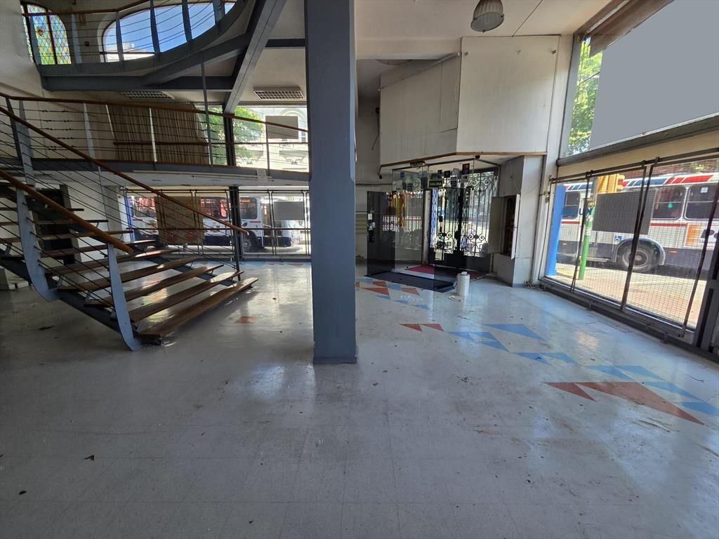 Gral Flores y Domingo Aramburu, gran esquina, 1250 m2, fren