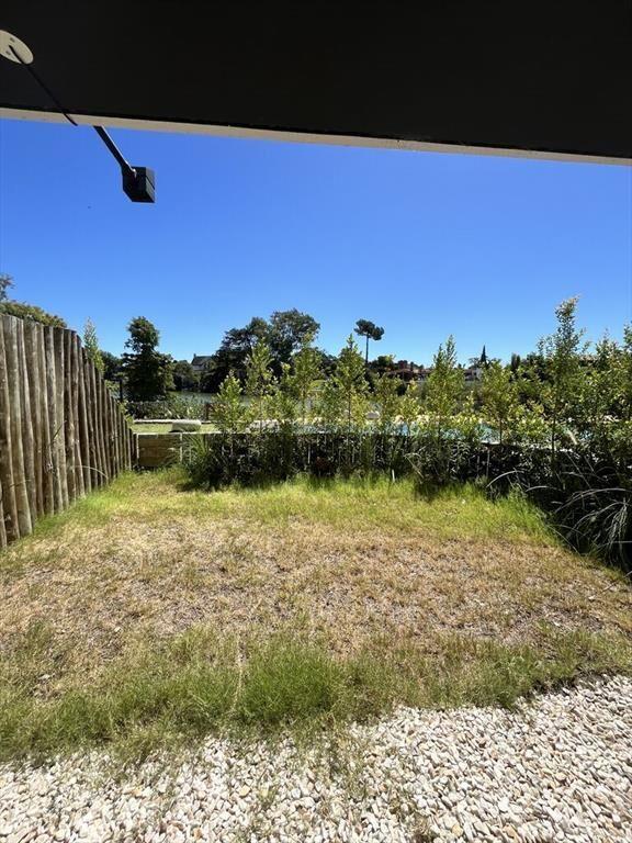 Apartamento Dúplex con Jardín Exclusivo. Divino, a estrenar