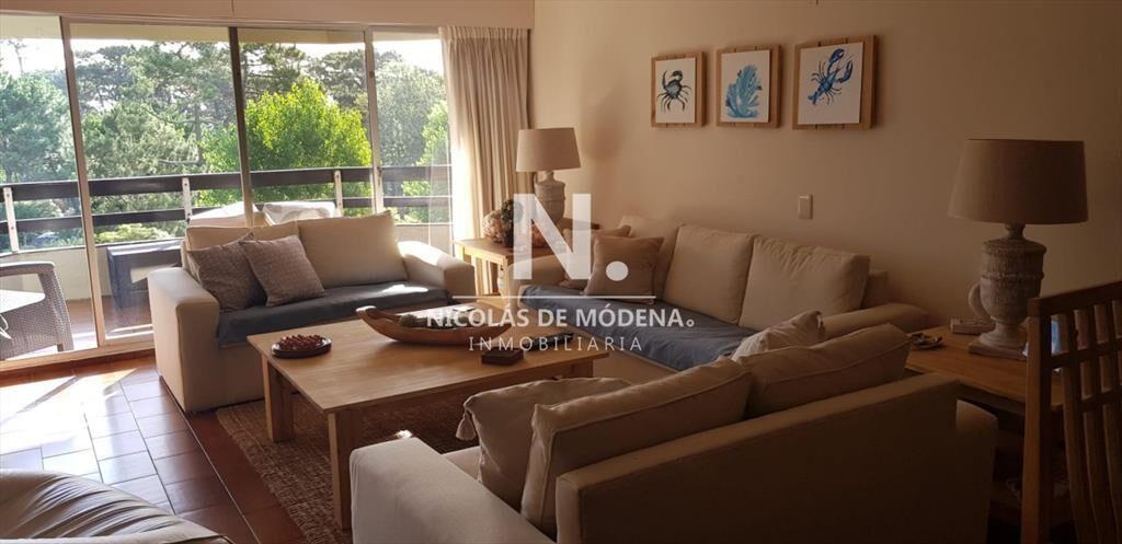 Departamento de 3 dormitorios mas dependencia en