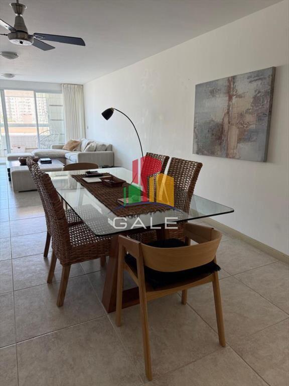 Apartamento en venta de 3 dormitorios y servicio