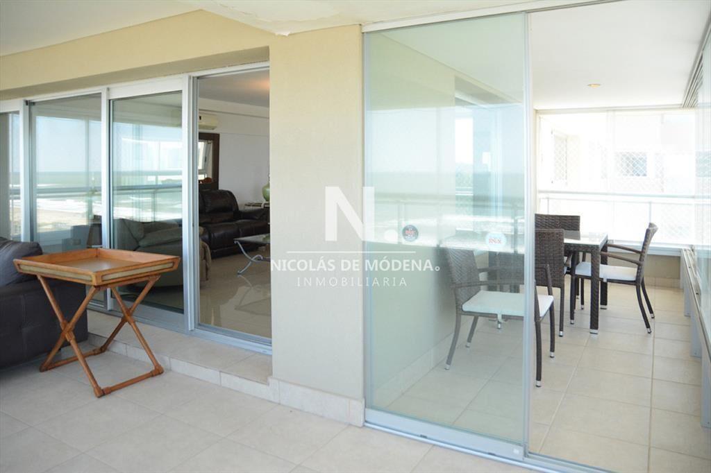 Vende departamento de 3 dormitorios en Brava del