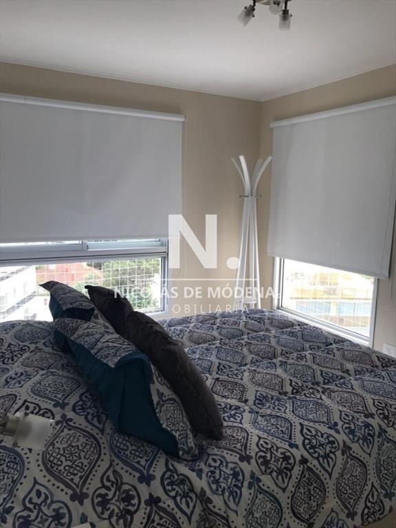 Vende apartamento de 2 dormitorios en Punta del