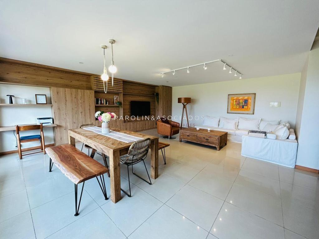 Apartamento en venta Playa Brava 3 dormitorios +
