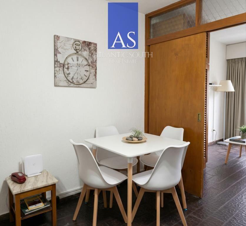 Apartamento con cochera en Península excelente