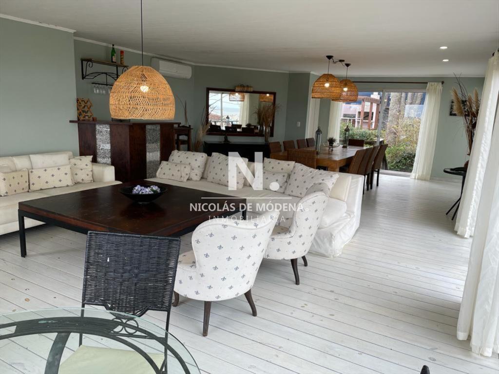 Casa de 5 dormitorios en venta en Montoya