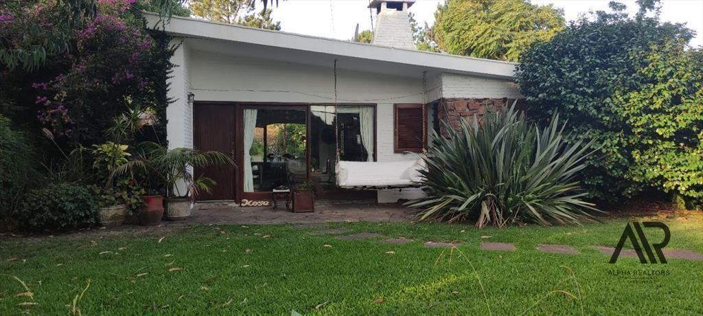Casa en venta de 4 dormitorios c/ cochera en Jardin Pinares