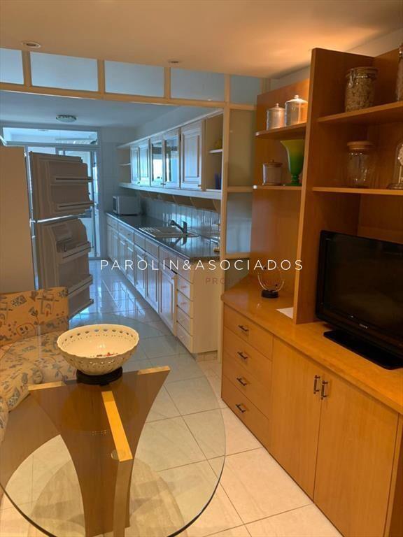 Apartamento en venta en Beverly Tower, Punta del