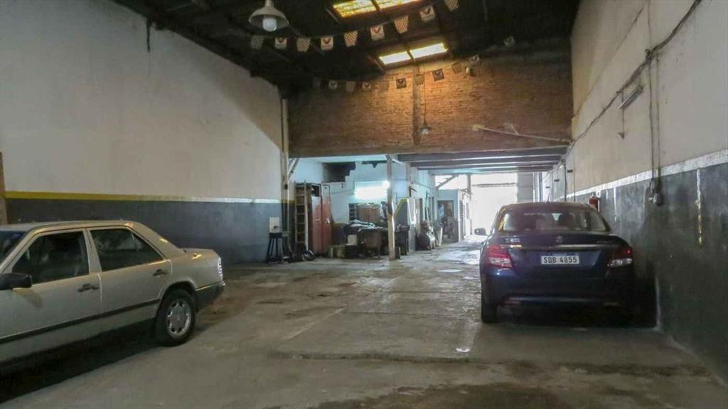 Alquiler depósito en La Blanqueada sobre avenida