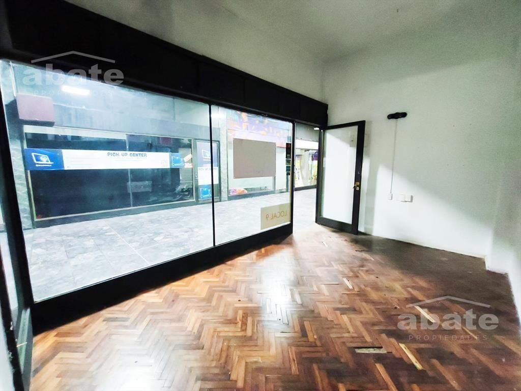 Local en Alquiler en 18 de Julio y Rio Branco, Centro. (Mon