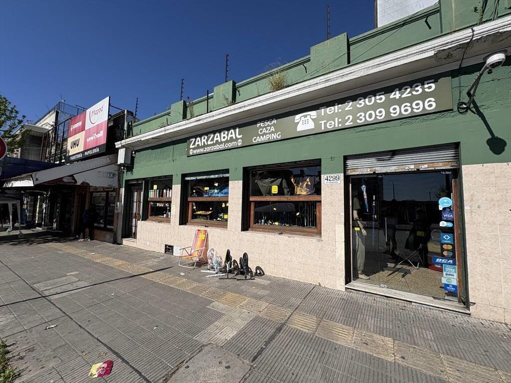 Venta de tres locales comerciales en padron unico CON RENTA