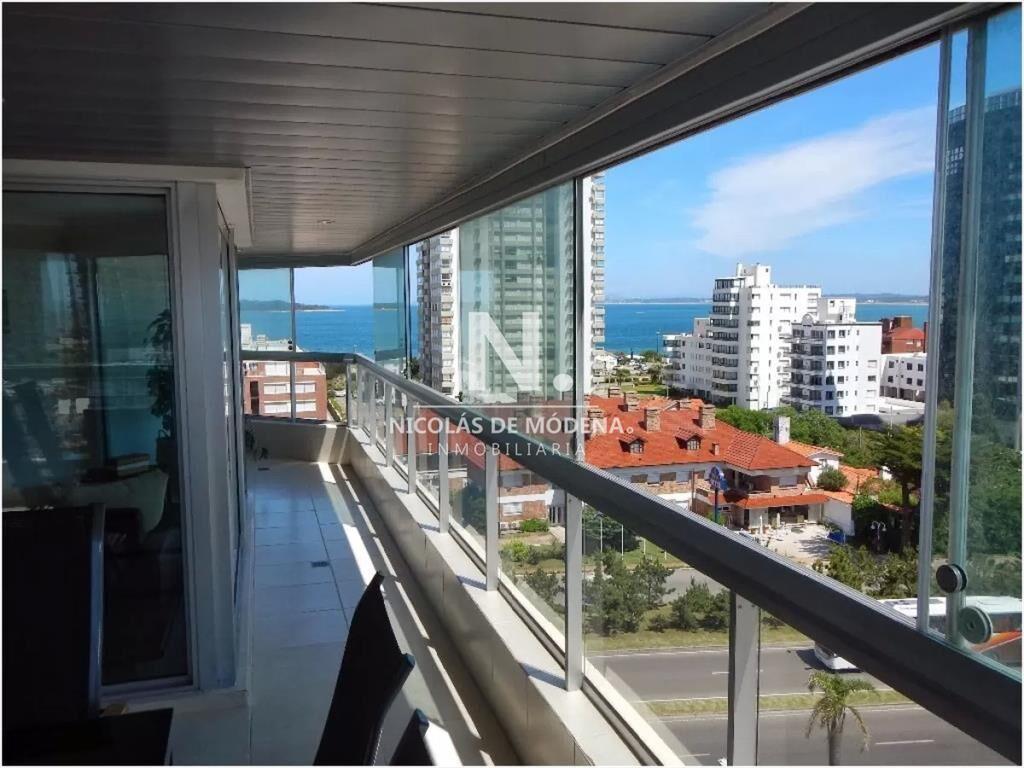 Venta Apartamento de 3 dormitorios en zona Mansa,