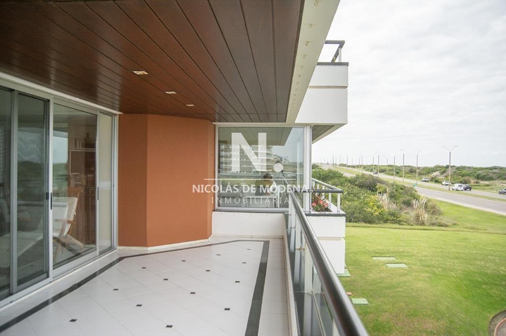 Apartamento de 4 dormitorios en Brava - Punta del