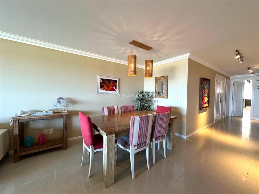 Apartamento en venta de 3 dormitorios en Playa