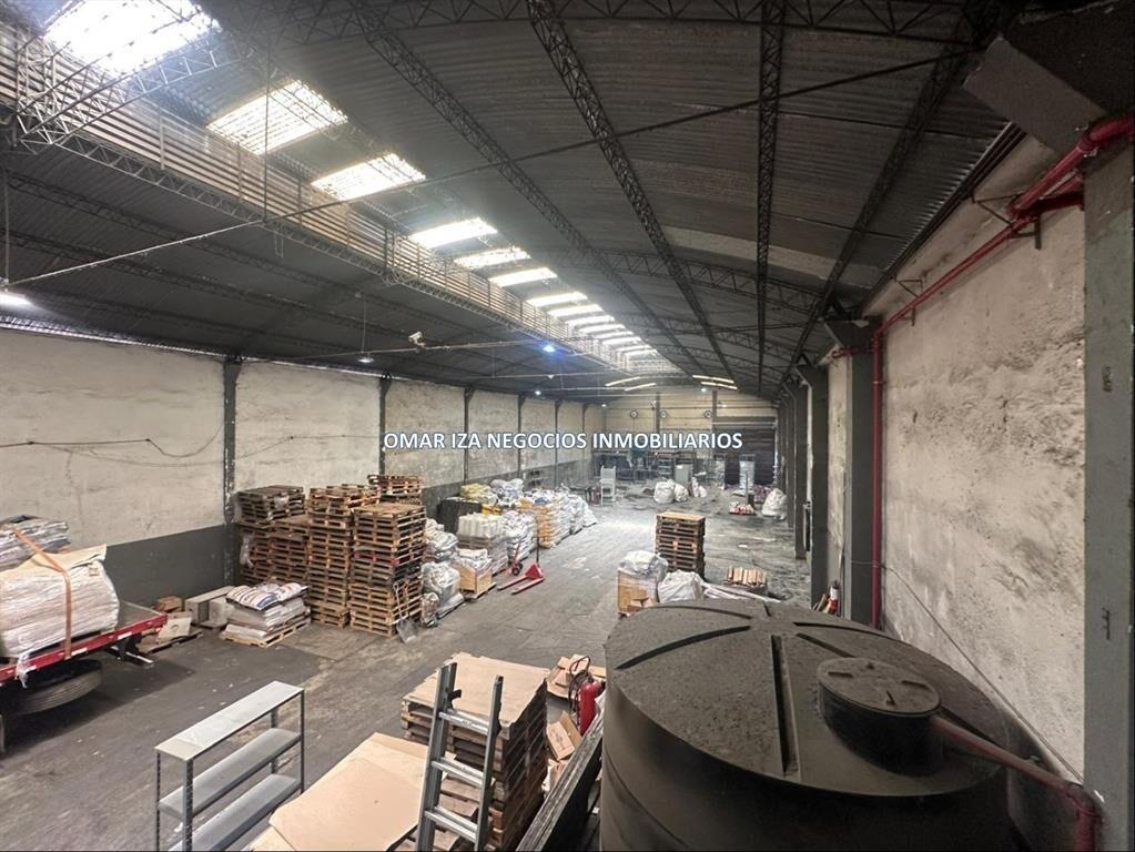Venta local industrial Sayago, galpon para depósito con ofi