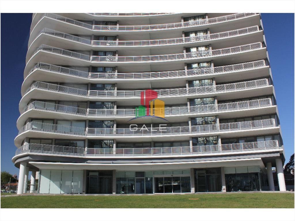 edificio en segunda linea de playa mansa