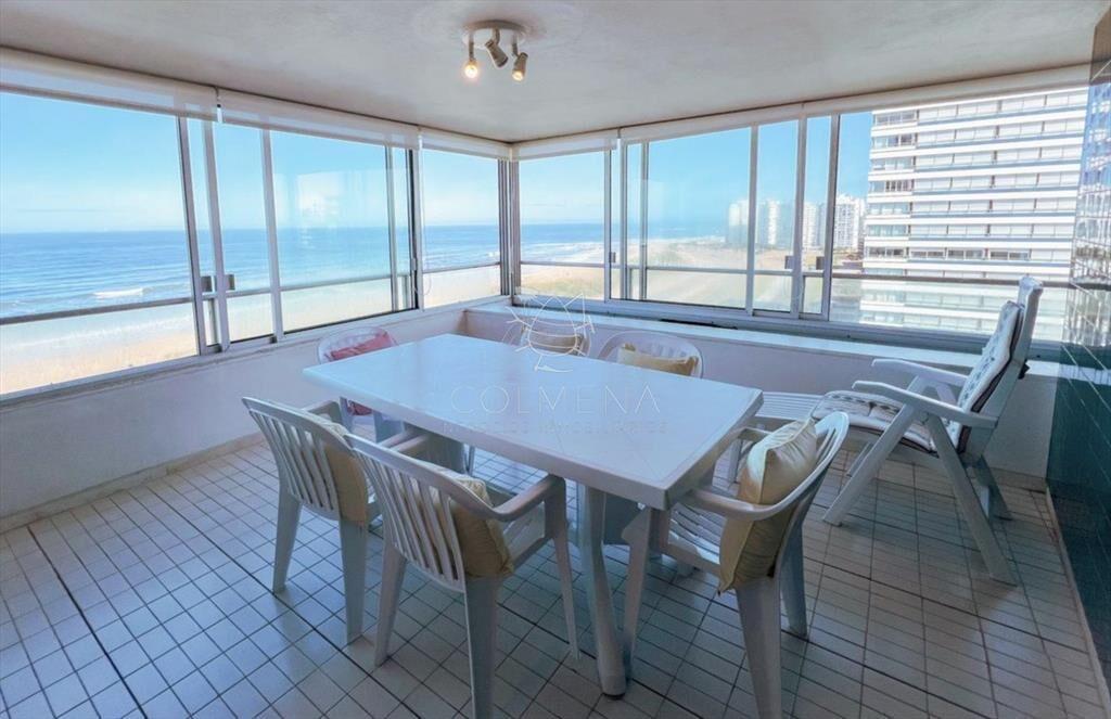 Apartamento en la Brava con vista frente al mar