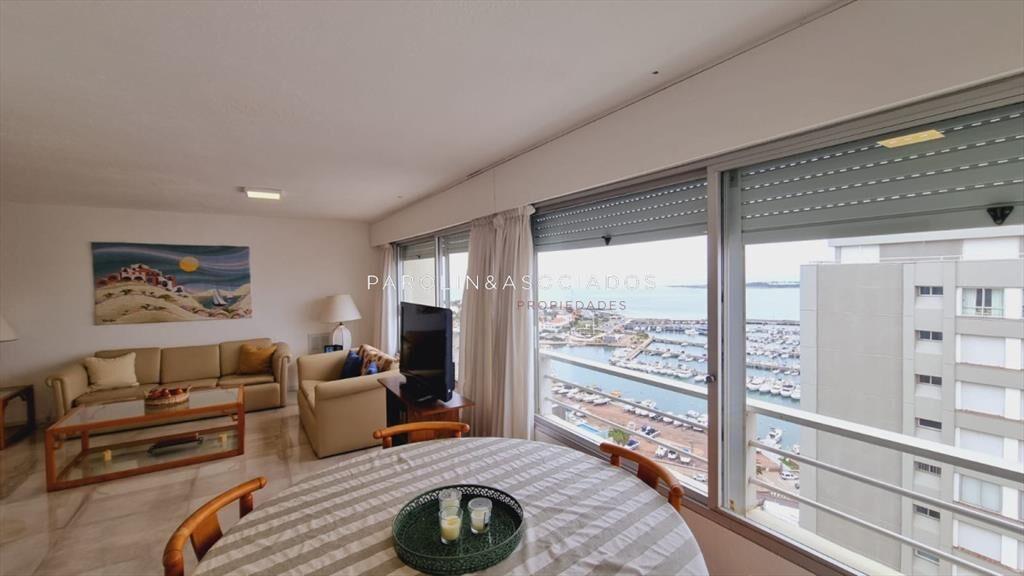 Apartamento en venta en piso alto por Puerto de
