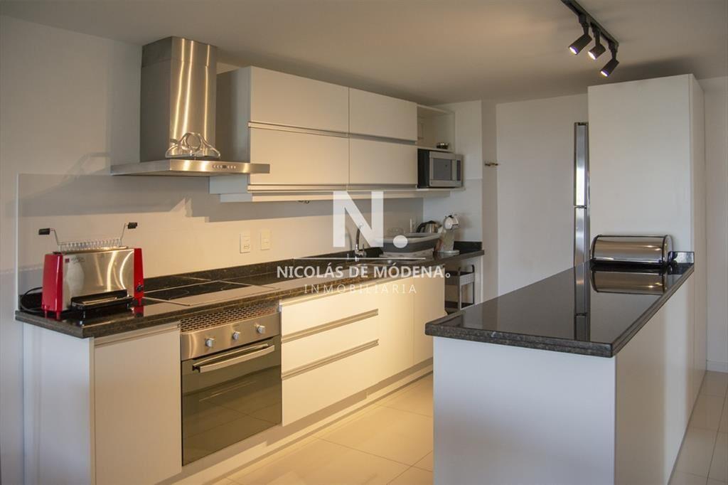 Apartamento en venta en Torre esmeralda de 3 , en