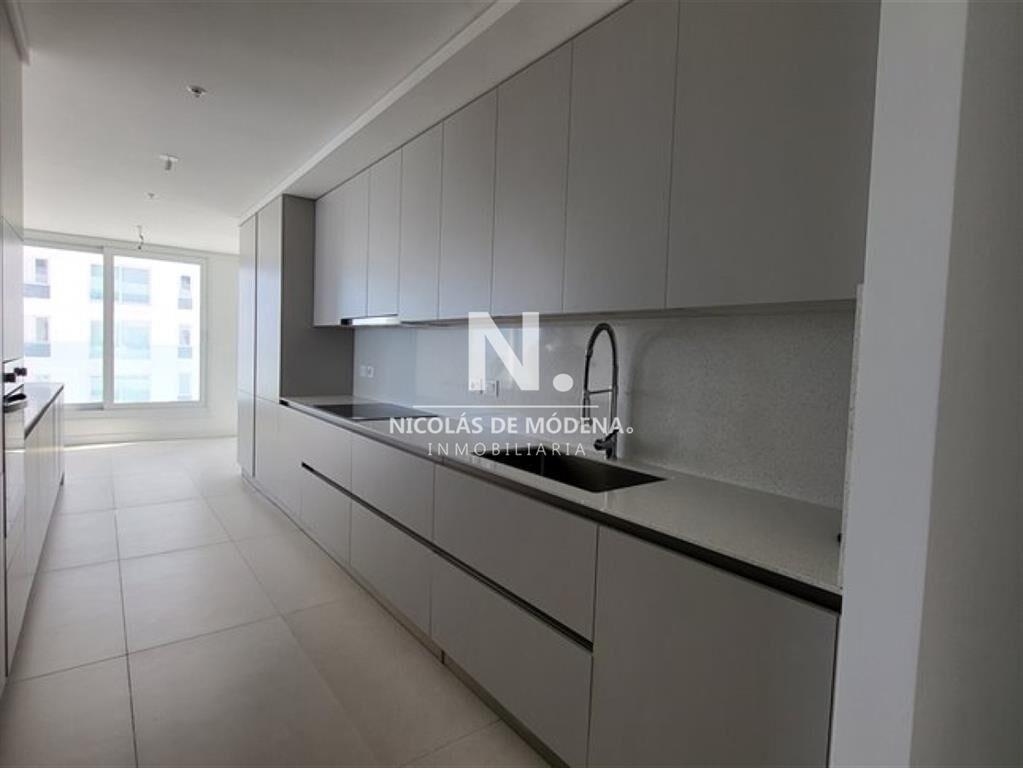 Vende apartamento con hermosa vista, de 4 en del