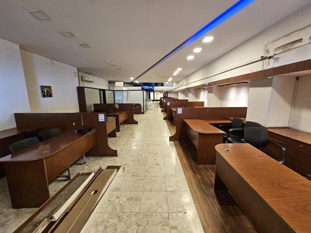 Plaza Independencia y Juncal, 10 mts de frente, 814 m2 , ex