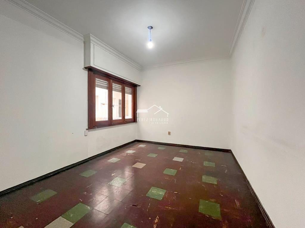 Venta apartamento 3 dormitorios al frente. Tres Cruces