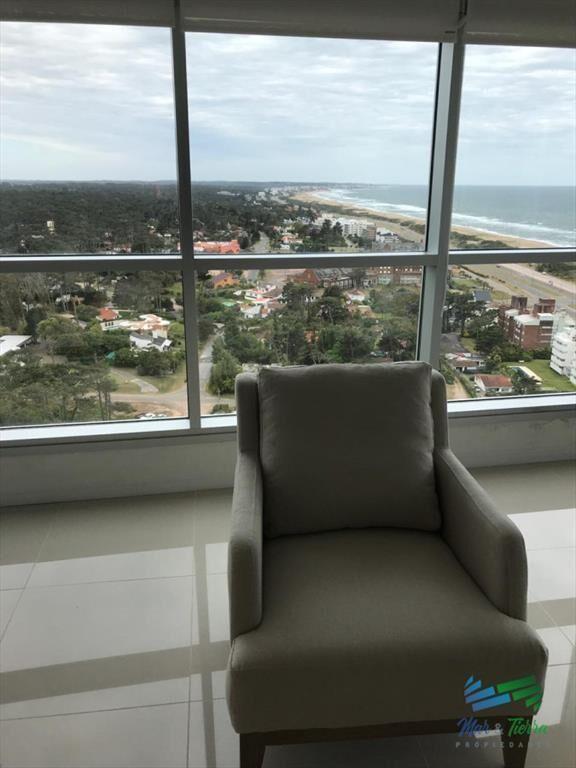 Para brillar en la Parada 10 de Playa Brava - de