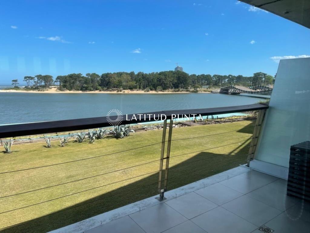 Apartamento en La Barra, 4 dormitorios
