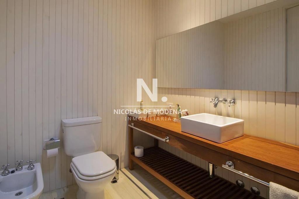 Casa en venta de 4 dormitorios en Laguna