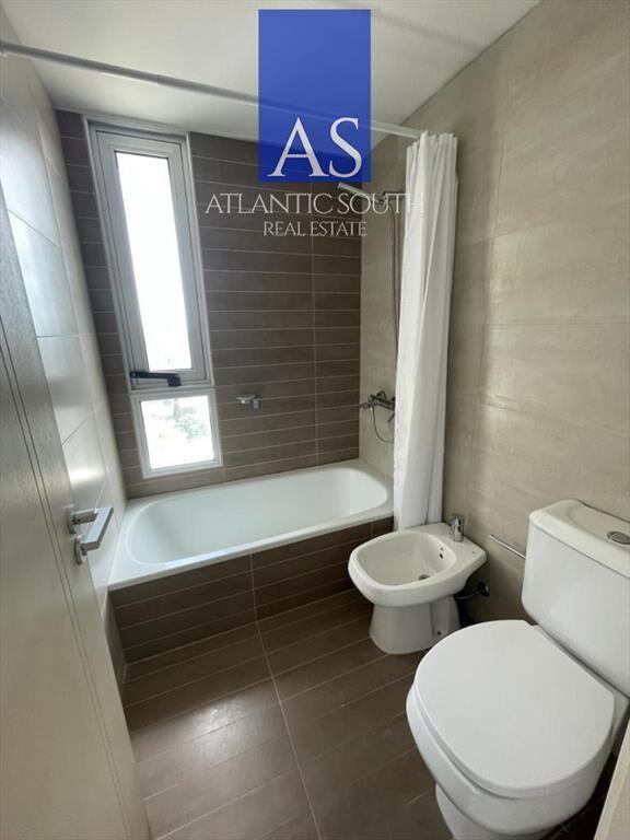 Apartamento mdoerno 2 dormitorios piso alto bajos