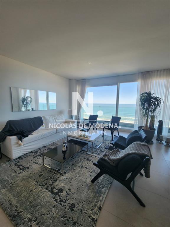 Vende apartamento de 3 dormitorios en suite, con vista al m