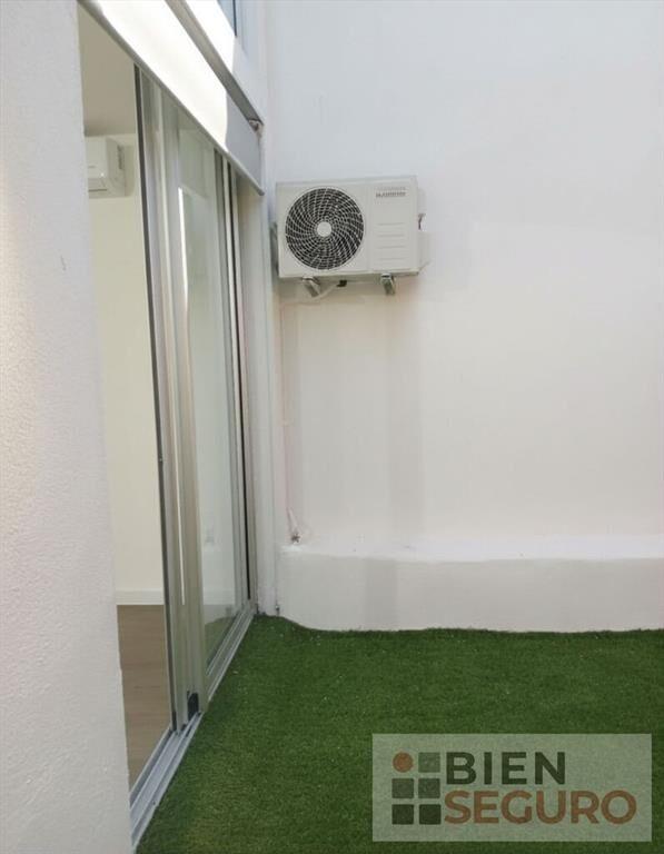 Cómodo monoambiente, planta baja con patio en venta en La B
