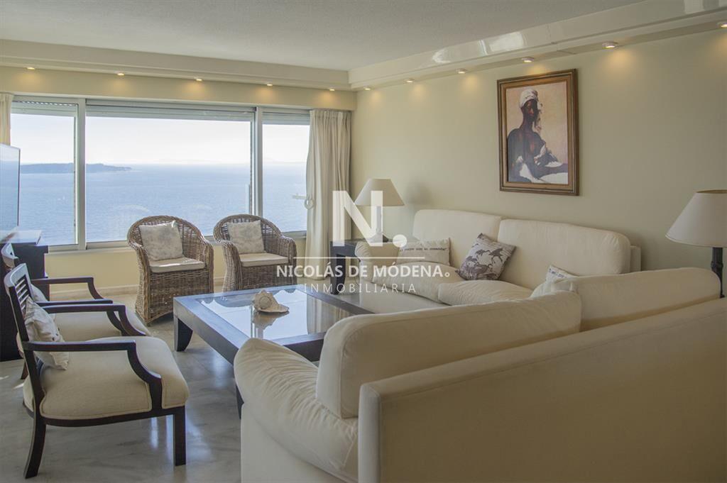 Departamento de 4 dormitorios en venta frente al
