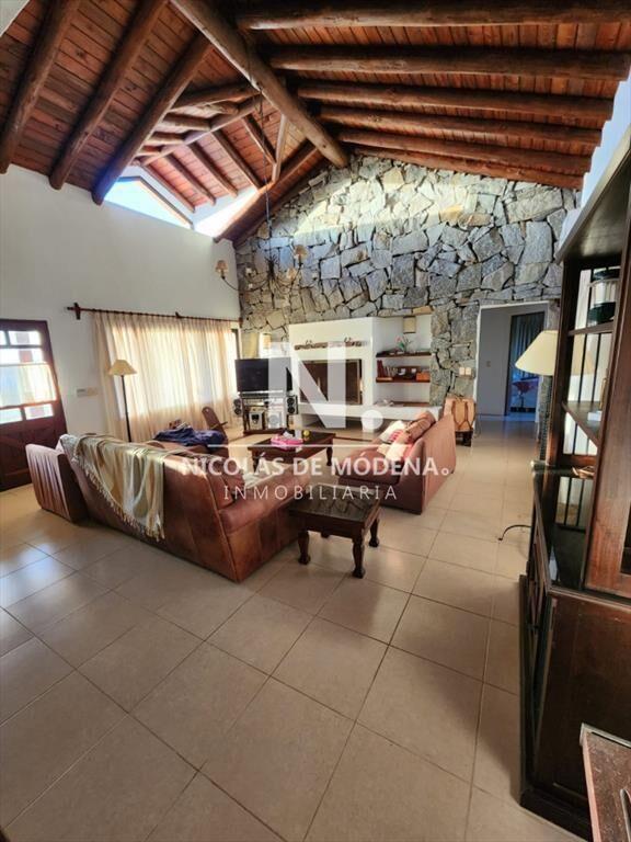 Se vende casa en el Quijote, La Barra de 3
