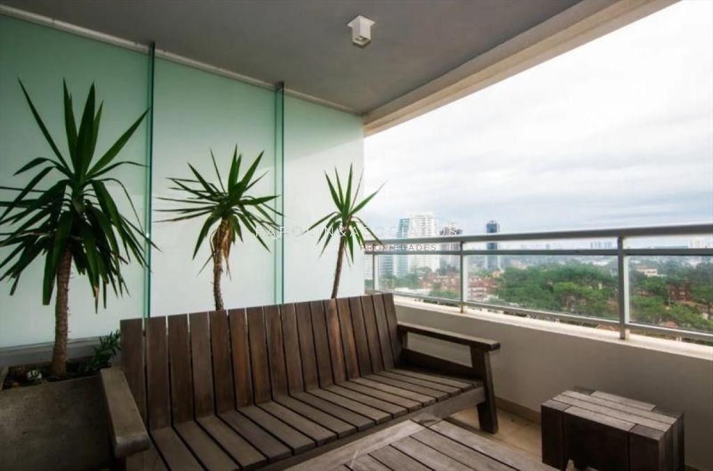 Apartamento en venta en piso alto en Forest Punta