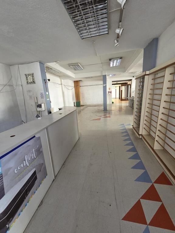 Gral Flores y Domingo Aramburu, gran esquina, 1250 m2, fren