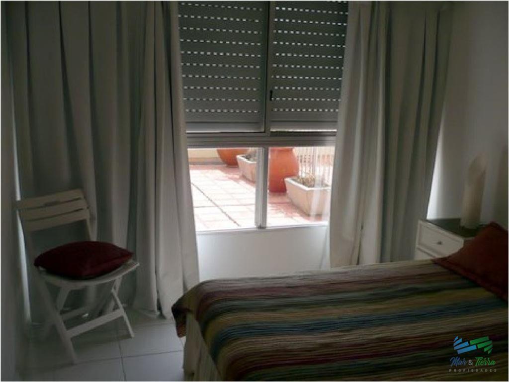 En venta, torre con todos los servicios a una del