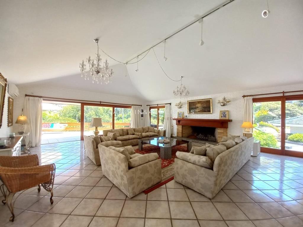 Casa en Venta de 5 Dormitorios en Playa Mansa,
