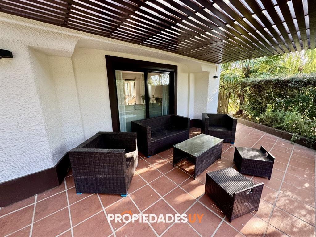 Excelente casa de 4 dormitorios con piscina en